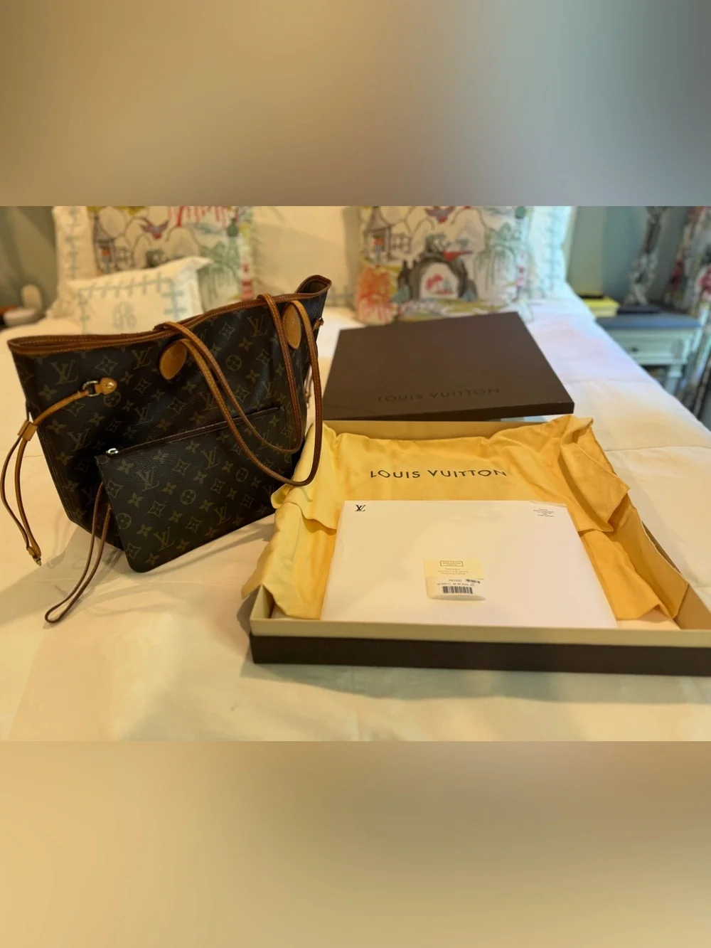 Louis Vuitton Neverfull MM Bag